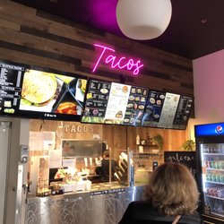 Tacos el Trompo - Time to enjoy lunch