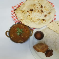 Maison Samosa Express - Their lamb curry is one of the best in town