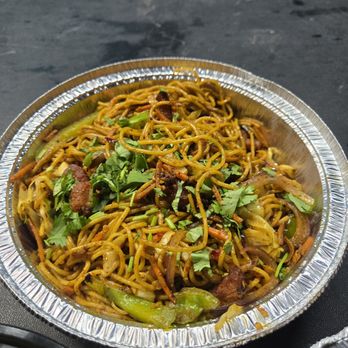 Himalaya’s Momo - Chicken Hakka noodles - Food Trucks Near Me - Northridge, California