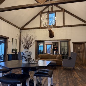 Windy Hill Farm and Preserve - The Watchhouse and gift shop - Resorts Near Me - Loudon, Tennessee