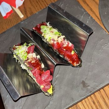 Douzo - Tuna Taco - Sushi Bars Near Me - Boston, Massachusetts