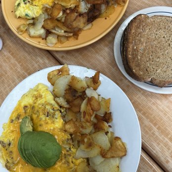 Country Kitchen - ABC Omelette and Hobo Omelette with wheat toast - Breakfast & Brunch Near Me - Long Beach, California Country Kitchen - ABC Omelette and Hobo Omelette with wheat toast - Breakfast & Brunch Near Me - Long Beach, California