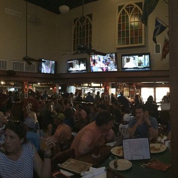 Boondoggles Pub - Bars Near Me - El Lago, Texas