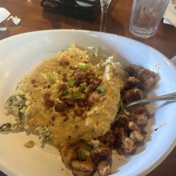 Fiddlers - Shrimp and grits - Seafood Near Me - St. Simons, Georgia