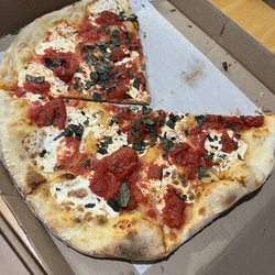 Joe Cristiano's Pizza - Margarita pizza