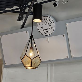 Toast & Berry - Interior - Breakfast & Brunch Near Me - Montgomery, Ohio Toast & Berry - Interior - Breakfast & Brunch Near Me - Montgomery, Ohio