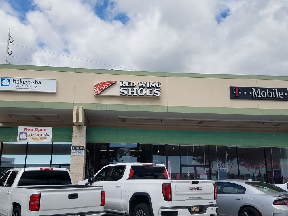 RED WING SHOE STORE 34 Photos & 53 Reviews 981277 Kaahumanu St