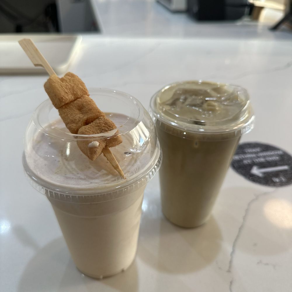 Heybings - Injeolmi latte (left) Houjicha Latte (right) - Desserts Near Me - Costa Mesa, California Heybings - Injeolmi latte (left) Houjicha Latte (right) - Desserts Near Me - Costa Mesa, California