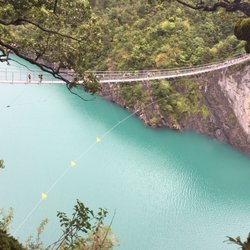 Lac de Monteynard - Impressionnantes ces passerelles