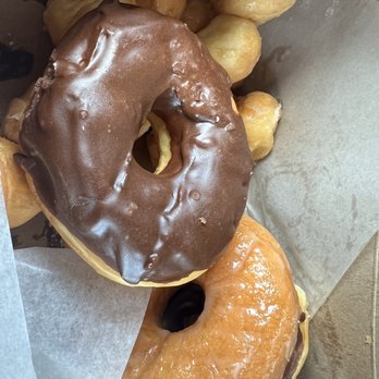 LaMar's Donuts and Coffee - Donuts Near Me - Kansas City, Missouri