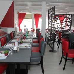 Le Pont d'Anjou - SALLE DE RESTAURANT TRÈS ACCUEILLANTE