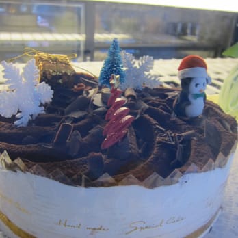 Aroma Corner - Cute Xmas Cake - Coffee & Tea Near Me - Jacksonville, Florida