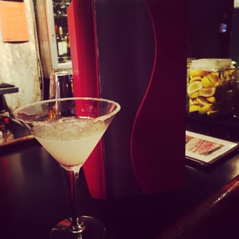 Bar 35 - A super nice artisy environment when Great drinks and pizza is the bomb!! - Bars Near Me - Honolulu, Hawaii Bar 35 - A super nice artisy environment when Great drinks and pizza is the bomb!! - Bars Near Me - Honolulu, Hawaii