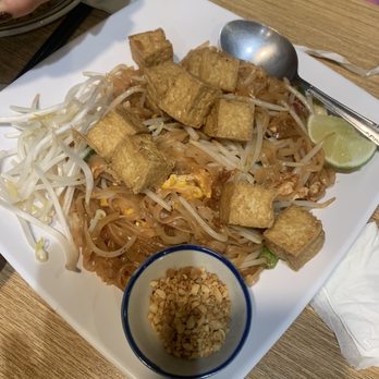 Charm Siam Restaurant - Pad Thai with tofu - Noodles Near Me - Long Beach, California Charm Siam Restaurant - Pad Thai with tofu - Noodles Near Me - Long Beach, California