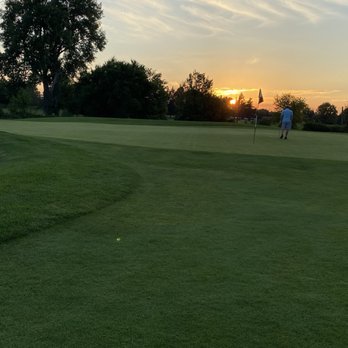 Fox Bend Golf Course - Challenging Greens - Golf Near Me - Oswego, Illinois Fox Bend Golf Course - Challenging Greens - Golf Near Me - Oswego, Illinois
