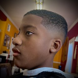 Headliners Barbershop