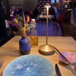 JIRO Restaurant München - Table for one? Yes, please.