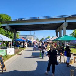 Hendersonville Farmers Market - Maple Street always looks good on market days.