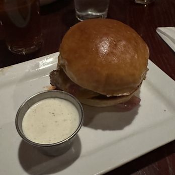 Wilson & Washburn - Cheeseburger - Bars Near Me - Omaha, Nebraska