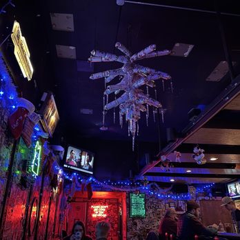 The 5 Point Café - Dive Bars Near Me - Seattle, Washington