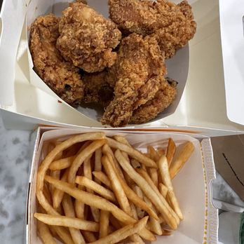 BHC Chicken - CHICKEN COMBO - Chicken Wings Near Me - Los Angeles, California BHC Chicken - CHICKEN COMBO - Chicken Wings Near Me - Los Angeles, California