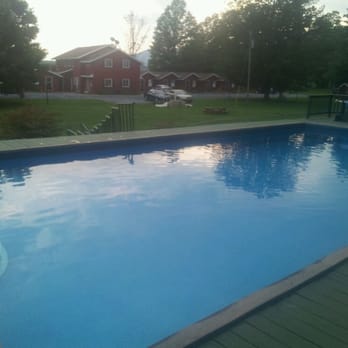 North Shire Lodge - Pool which behind the Lodge - Hotels Near Me - Manchester, Vermont North Shire Lodge - Pool which behind the Lodge - Hotels Near Me - Manchester, Vermont