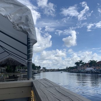 Hideaway Waterfront Resort - Hotels Near Me - Cape Coral, Florida