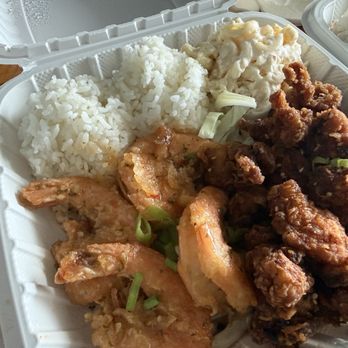 Da Braddahz Grindz - Mac salad, rice , furikake chicken and garlic shrimp - Food Trucks Near Me - Kailua-Kona, Hawaii Da Braddahz Grindz - Mac salad, rice , furikake chicken and garlic shrimp - Food Trucks Near Me - Kailua-Kona, Hawaii