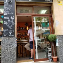 Inch Bar - The entrance. Small place, but has a terrace.