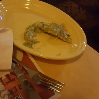 Pepe's Mexican Restaurants - Side of Guacamole as it arrived to the table, untouched. They give it to you on a chip. They must be struggling. - Mexican Near Me - Hickory Hills, Illinois
