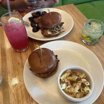 True Food Kitchen - Chicken sandwich, Mac and cheese, summer house tea, pink lemonade, Korean chicken sandwich - New American Near Me - Gaithersburg, Maryland