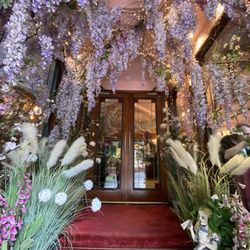 Richmond Tea Rooms - Entrance of the restaurant adorned with florals