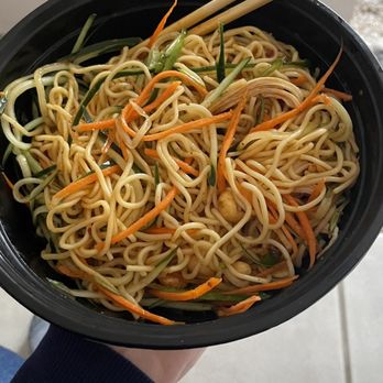 Snow Kool Ice Cream Rolls - Spicy Cold Noodles with Chicken Shreds - Ice Cream & Frozen Yogurt Near Me - Doral, Florida Snow Kool Ice Cream Rolls - Spicy Cold Noodles with Chicken Shreds - Ice Cream & Frozen Yogurt Near Me - Doral, Florida