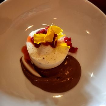 Centro Bar & Kitchen - Vanilla Semi fredo - Tapas/Small Plates Near Me - Reno, Nevada Centro Bar & Kitchen - Vanilla Semi fredo - Tapas/Small Plates Near Me - Reno, Nevada