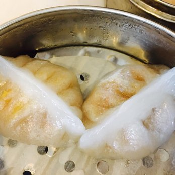 Tea Cup Cafe - Steamed mixed meat dumplings with peanuts (Chiu Chan style) 潮州粉果 - Dim Sum Near Me - Sacramento, California