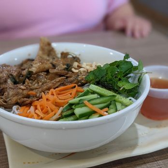 Pho Banh Mi Che Cali - Vermicelli with chicken and lemongrass! - Vietnamese Near Me - Pasadena, California Pho Banh Mi Che Cali - Vermicelli with chicken and lemongrass! - Vietnamese Near Me - Pasadena, California