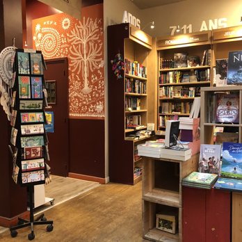 Raconte moi la Terre - Bookstores Near Me - Lyon, 69