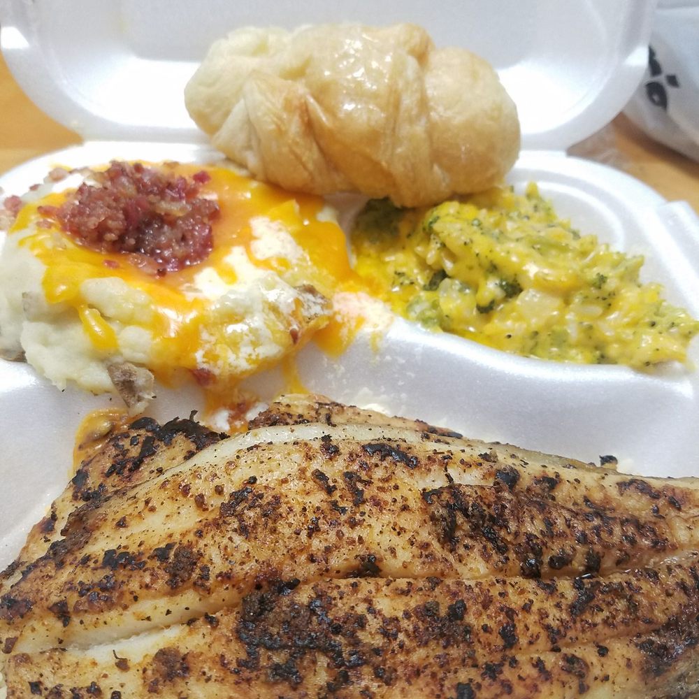 Cheddar's Scratch Kitchen - Lemon Pepper Catfish with Broccoli Casserole & Loaded Mash - American Near Me - Dallas, Texas