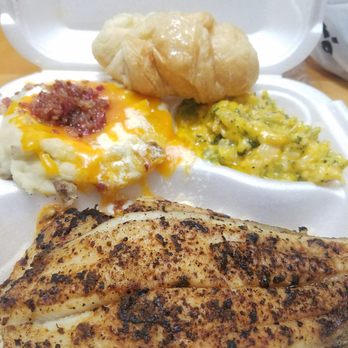 Cheddar's Scratch Kitchen - Lemon Pepper Catfish with Broccoli Casserole & Loaded Mash - American Near Me - Dallas, Texas