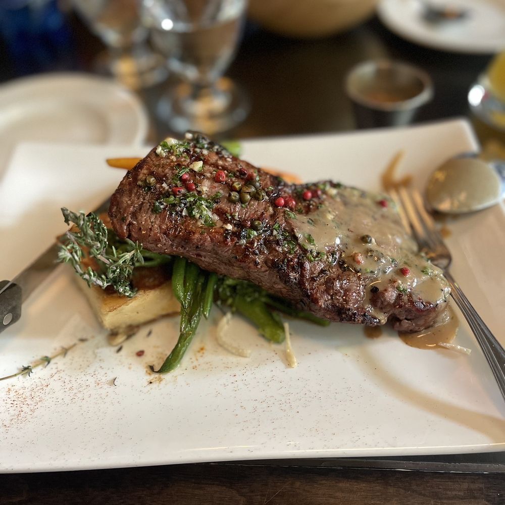 Bistro 1640 - Dry aged Sirloin cooked perfectly - French Near Me - Quebec City, Quebec Bistro 1640 - Dry aged Sirloin cooked perfectly - French Near Me - Quebec City, Quebec