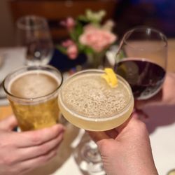 Hemmingway's Bistro - Cheers!