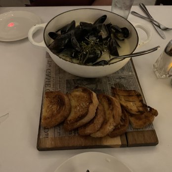 Taverna - Mussels in butter sauce - Italian Near Me - Austin, Texas Taverna - Mussels in butter sauce - Italian Near Me - Austin, Texas
