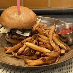 Champignon Brie Burger* Medium Rare, No Tomato