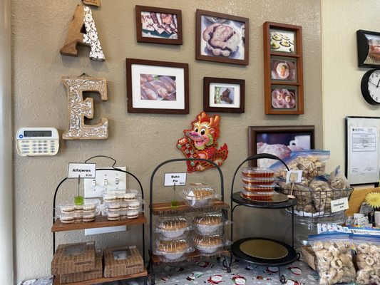 Auntie Em's Fine Foods & Pastries by null