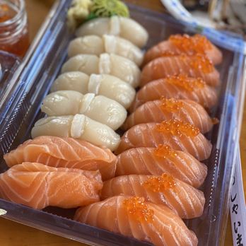 Taro's Fish - Scallop and salmon nigiri - Seafood Markets Near Me - Toronto, Ontario