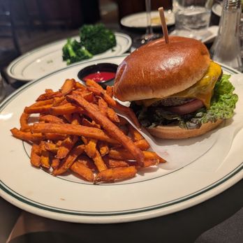 Daily Grill - Chophouse cheeseburger with sweet potato fries - American Near Me - Burbank, California