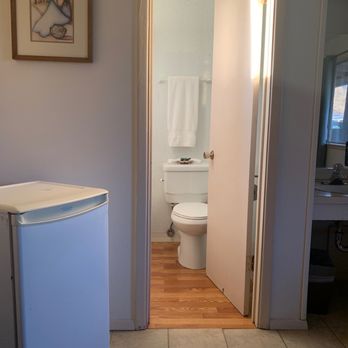 High Country Lodge - Bathroom - Hotels Near Me - Magdalena, New Mexico High Country Lodge - Bathroom - Hotels Near Me - Magdalena, New Mexico