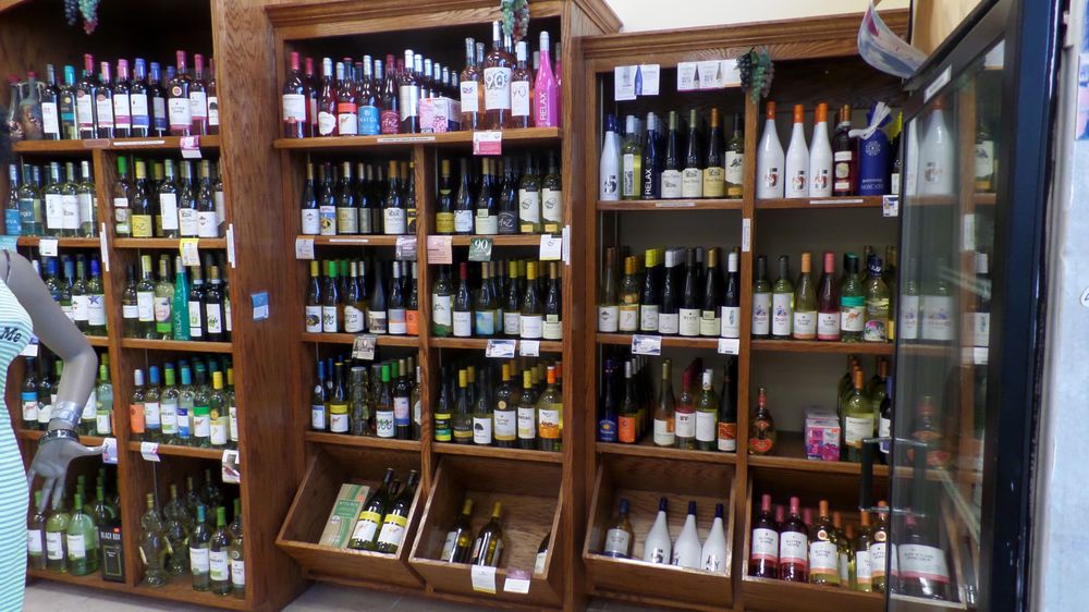 56TH STREET MARKET BEER AND WINE Updated October 2024 10 Photos