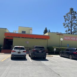 Front of shop with large parking space Front of shop with large parking space