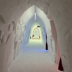 Village Vacances Valcartier - Hallway in ice hotel